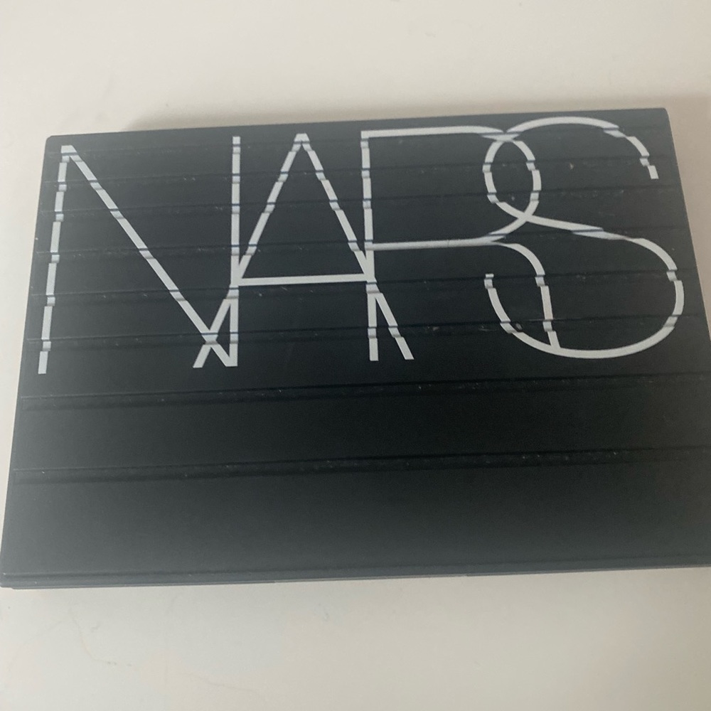 BNIB Discon. Nars Pallet